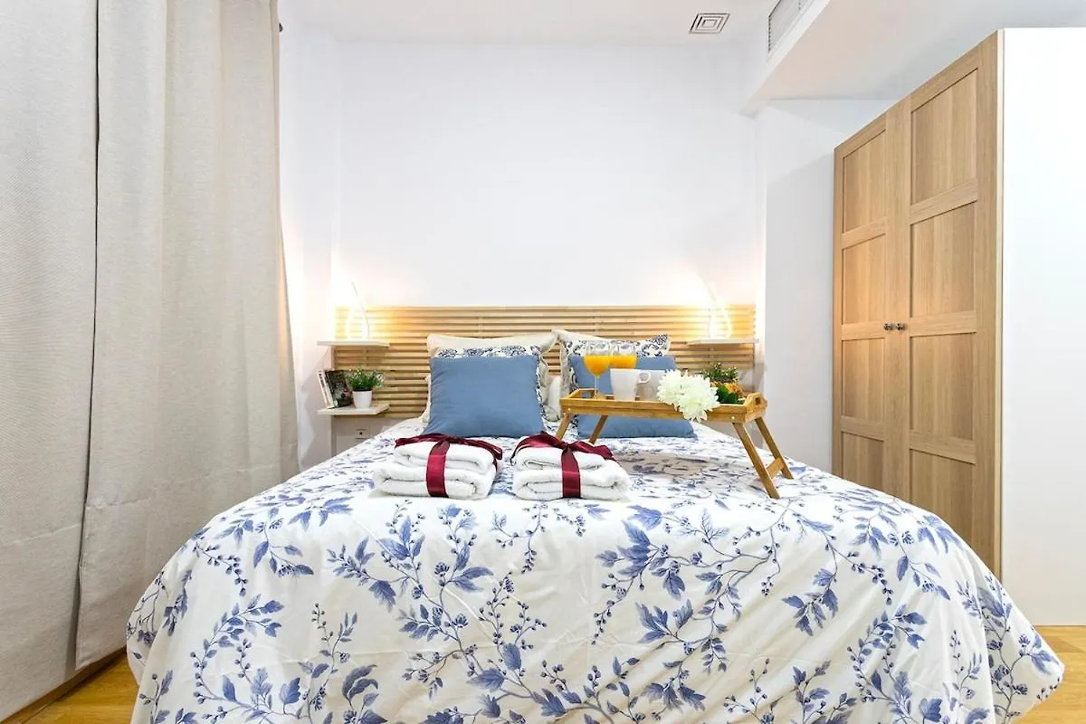-Malagasunapts- Fashion Historical City Centre